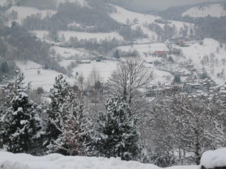 Al-Marnich FarmHouse: The Snowboard in Lake Como Area
