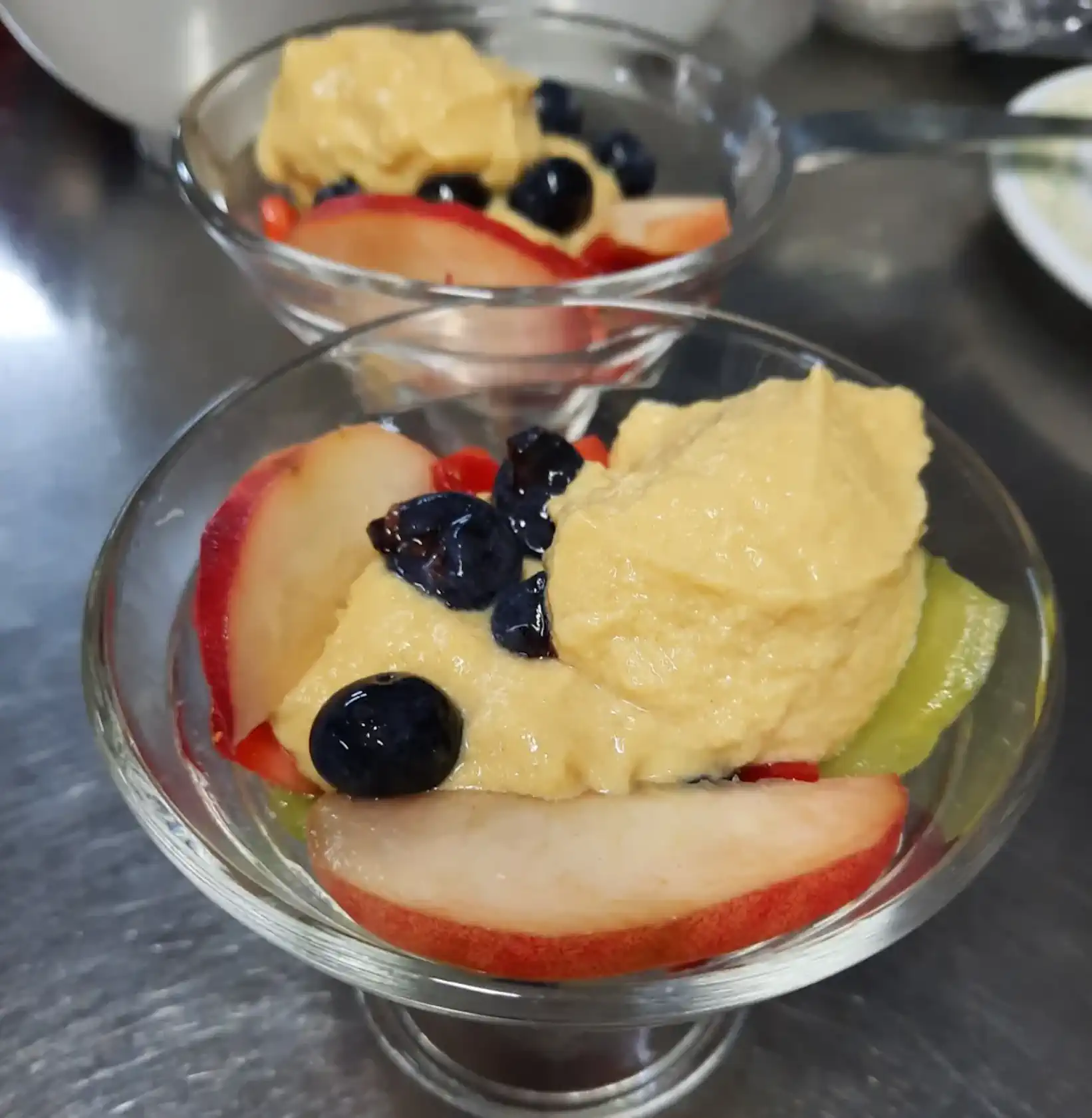 Dessert con frutta fresca Dessert con frutta fresca