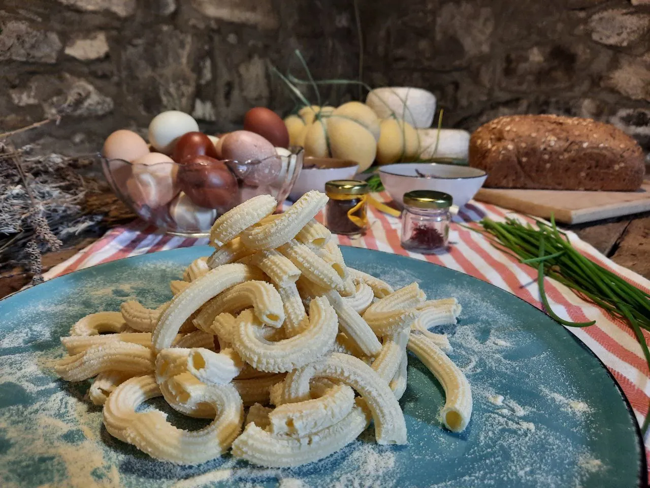 Pasta fresca e ingredienti della cucina Pasta fresca e ingredienti della cucina